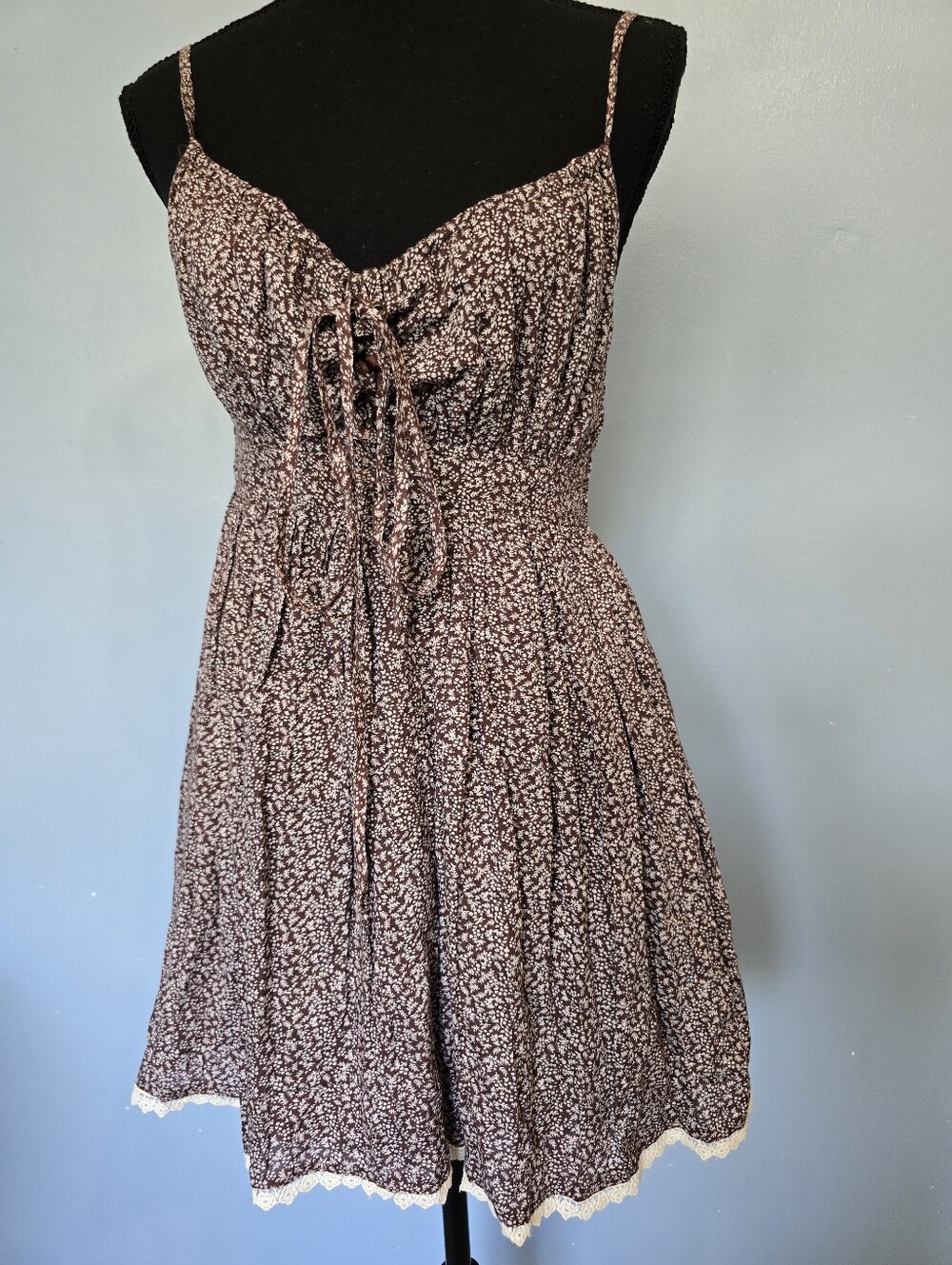 Foreign Exchange Ditsy Floral Milkmaod Dress Brown M